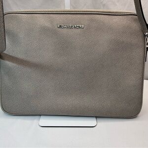 Michael Kors Laptop Bag in Gray EUC Men's or Women’s.
